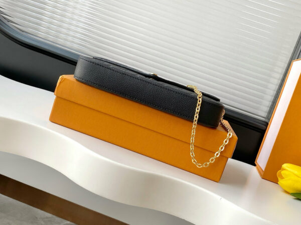 Stylish Fashion Carry LV Handbag M82477.1 Stylish Fashion Carry LV Handbag M82477.1
