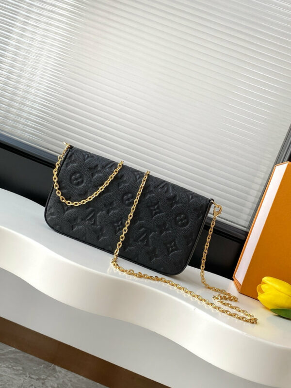 Stylish Fashion Carry LV Handbag M82477.1 Stylish Fashion Carry LV Handbag M82477.1
