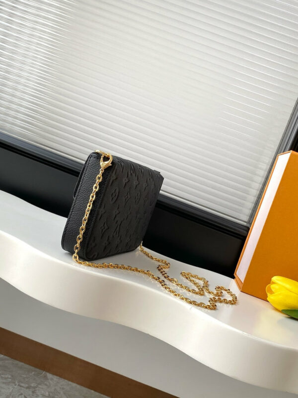 Stylish Fashion Carry LV Handbag M82477.1 Stylish Fashion Carry LV Handbag M82477.1