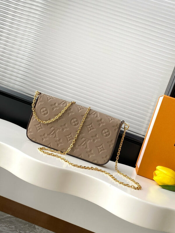 Stylish Fashion Carry LV Handbag M82477.1 Stylish Fashion Carry LV Handbag M82477.1