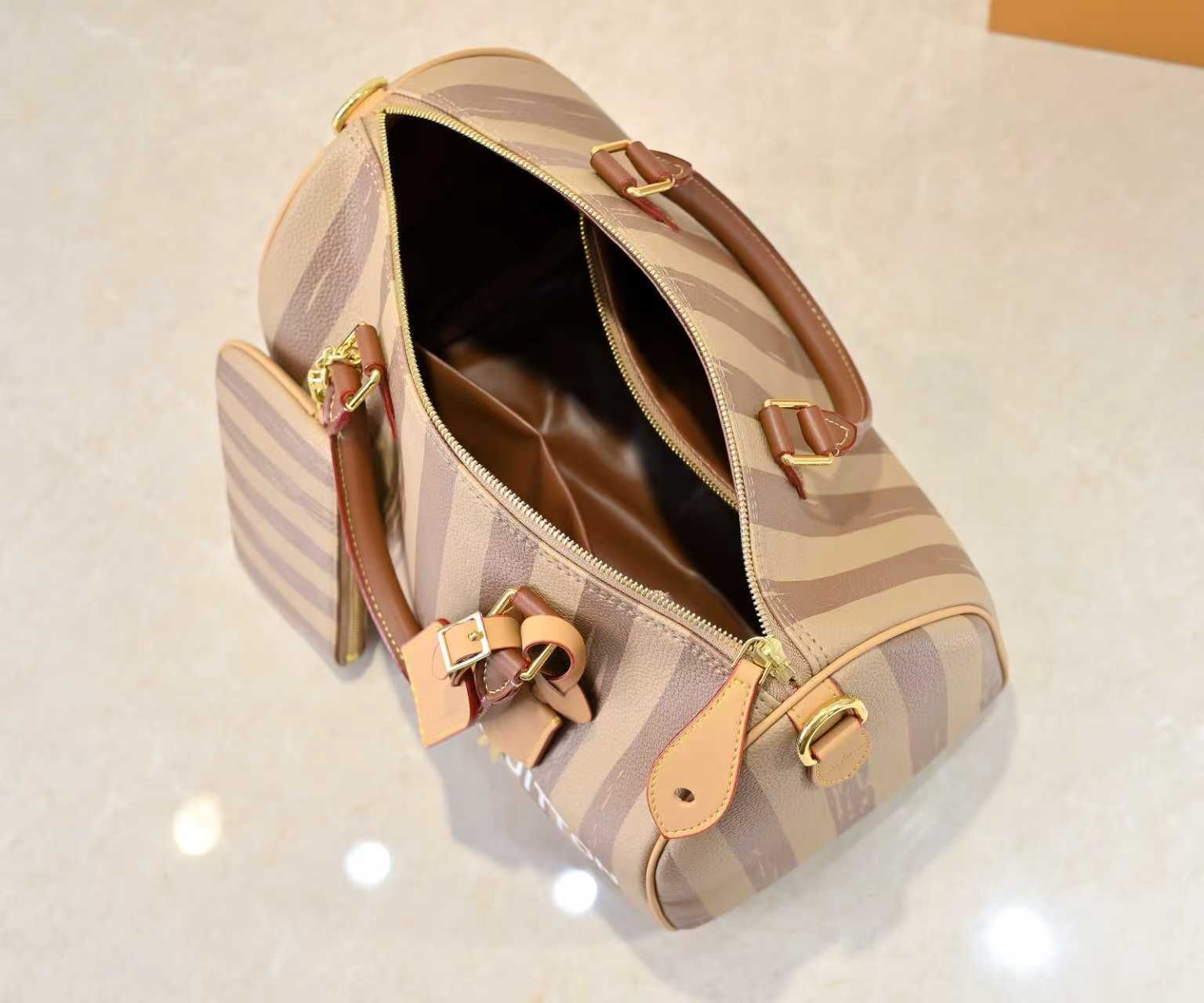 Luxury LV Handbag M14064-M24424-M24426 Luxury LV Handbag M14064-M24424-M24426