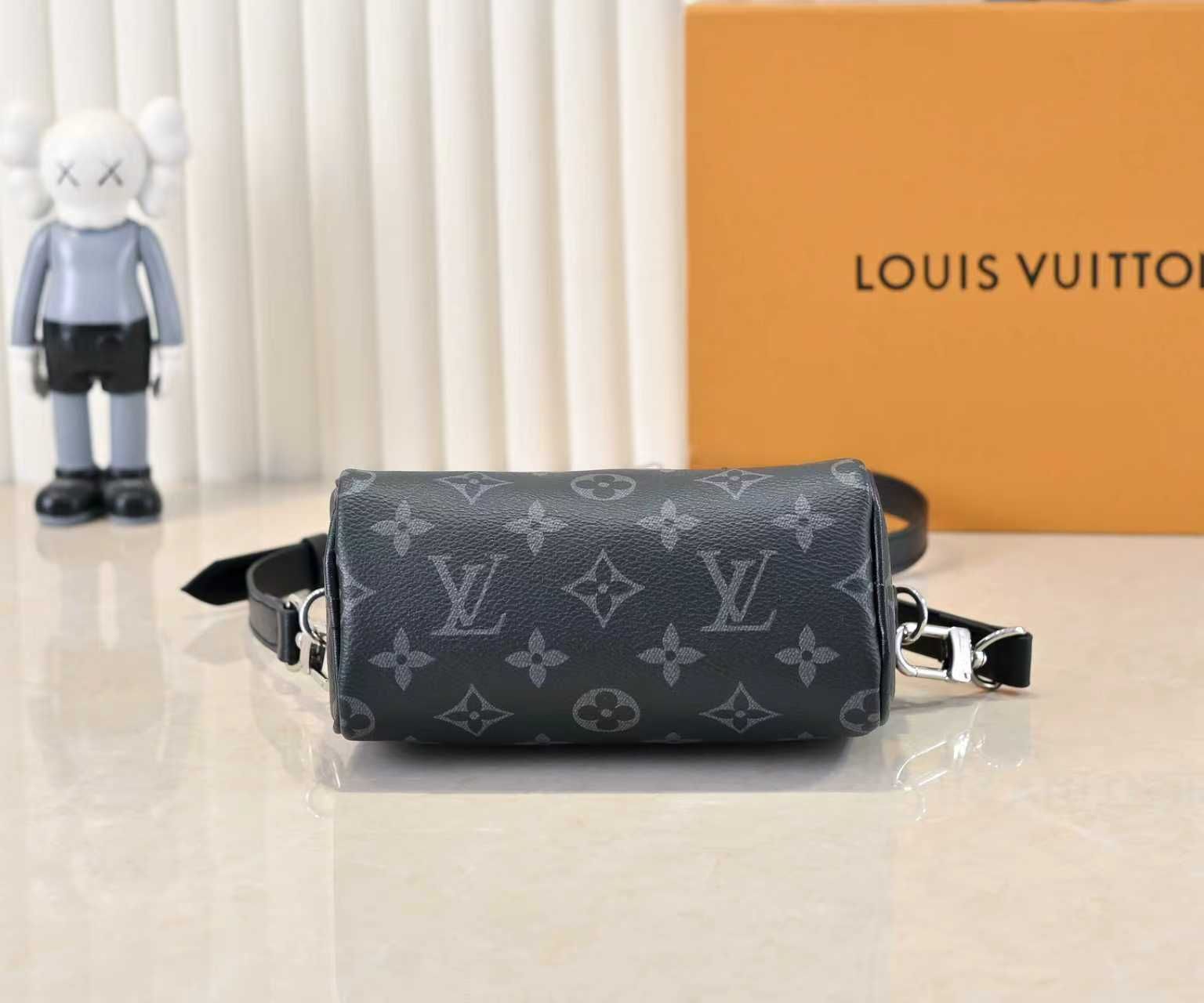 Luxury LV Handbag M26573 Luxury LV Handbag M26573