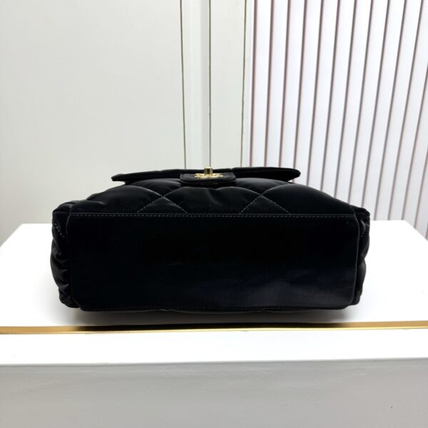 Chic Charm CN Handbag 6208