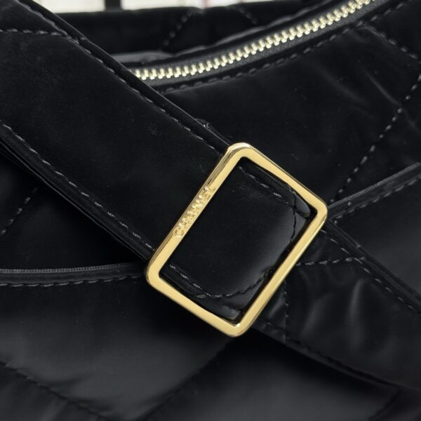 Chic Charm CN Handbag 6208