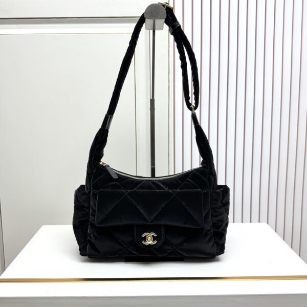 Chic Charm CN Handbag 6208