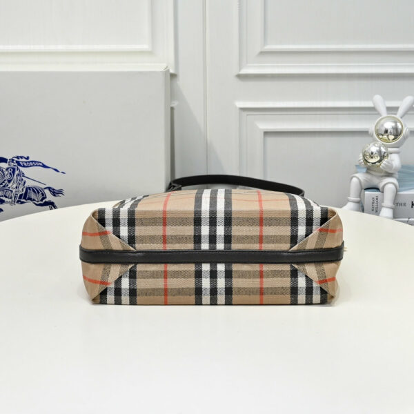 New Collection Fashion Burberry Handbag 8397 New Collection Fashion Burberry Handbag 8397