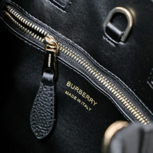 New Collection Fashion Burberry Handbag 8376 4 22094540 result