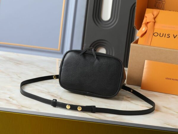Chic Charm LV Handbag M25675-M46581 Chic Charm LV Handbag M25675-M46581