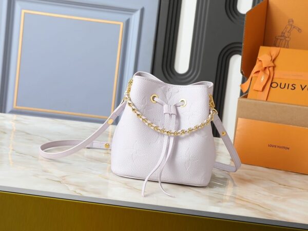 Chic Charm LV Handbag M25675-M46581 Chic Charm LV Handbag M25675-M46581
