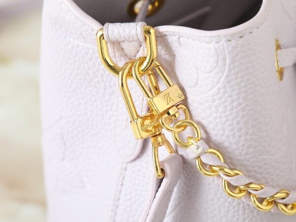 Chic Charm LV Handbag M25675-M46581 Chic Charm LV Handbag M25675-M46581