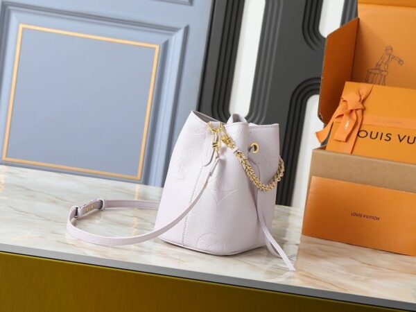 Chic Charm LV Handbag M25675-M46581 Chic Charm LV Handbag M25675-M46581