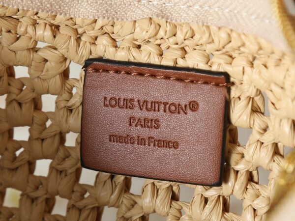 Chic Charm LV Handbag M24811