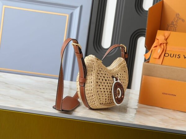 Chic Charm LV Handbag M24811