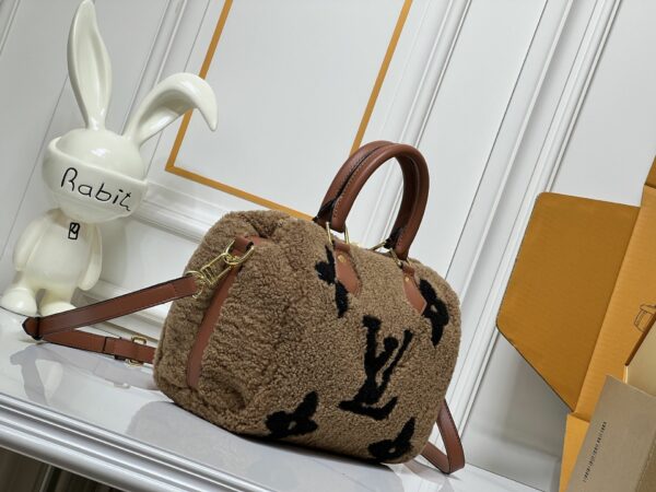 Chic Charm LV Handbag M23468-M40390