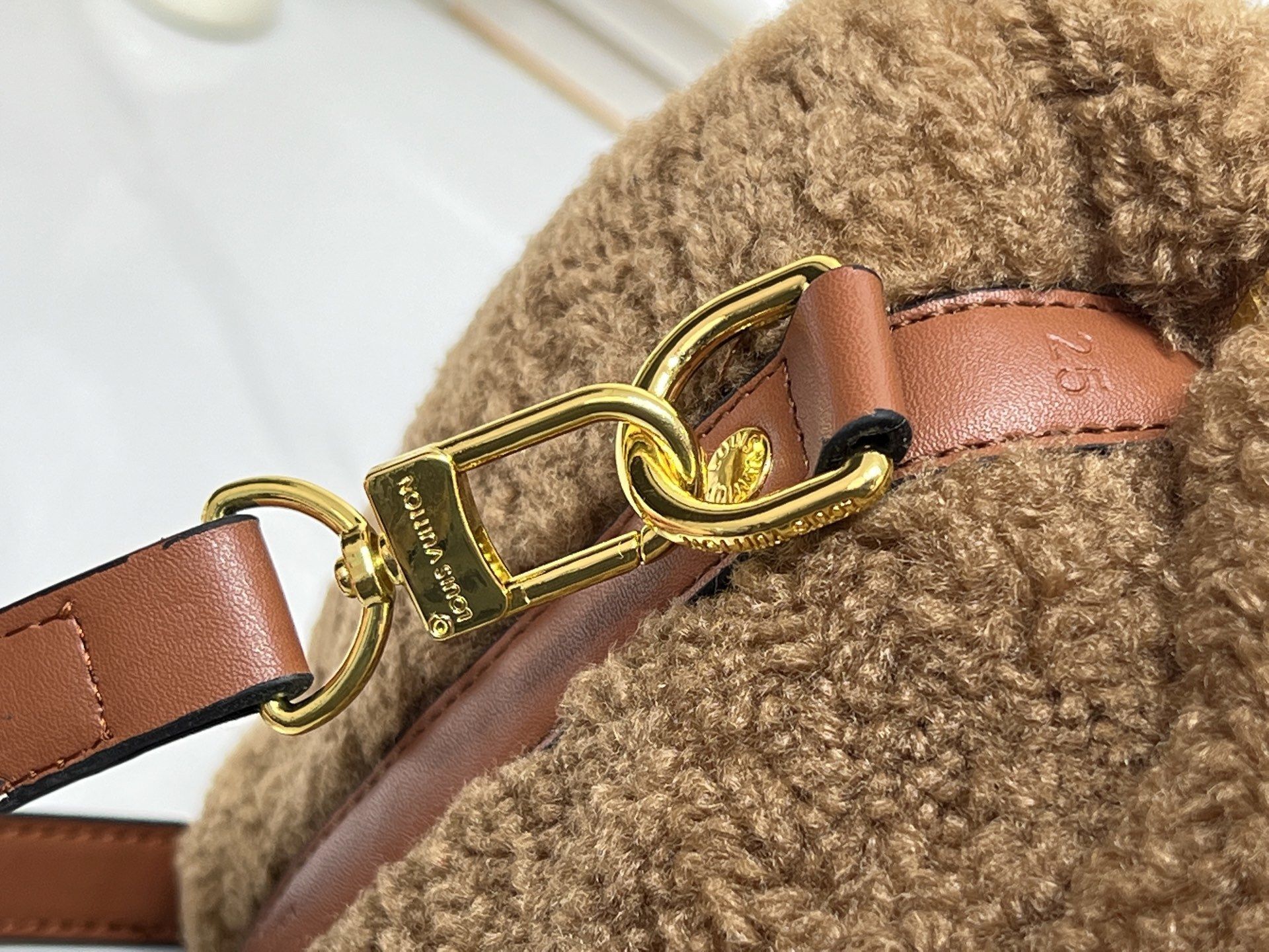 Luxury LV Handbag M23468-M40390 Luxury LV Handbag M23468-M40390