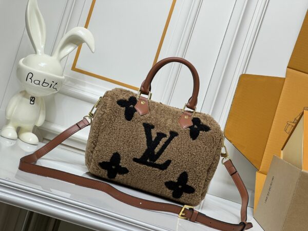 Chic Charm LV Handbag M23468-M40390
