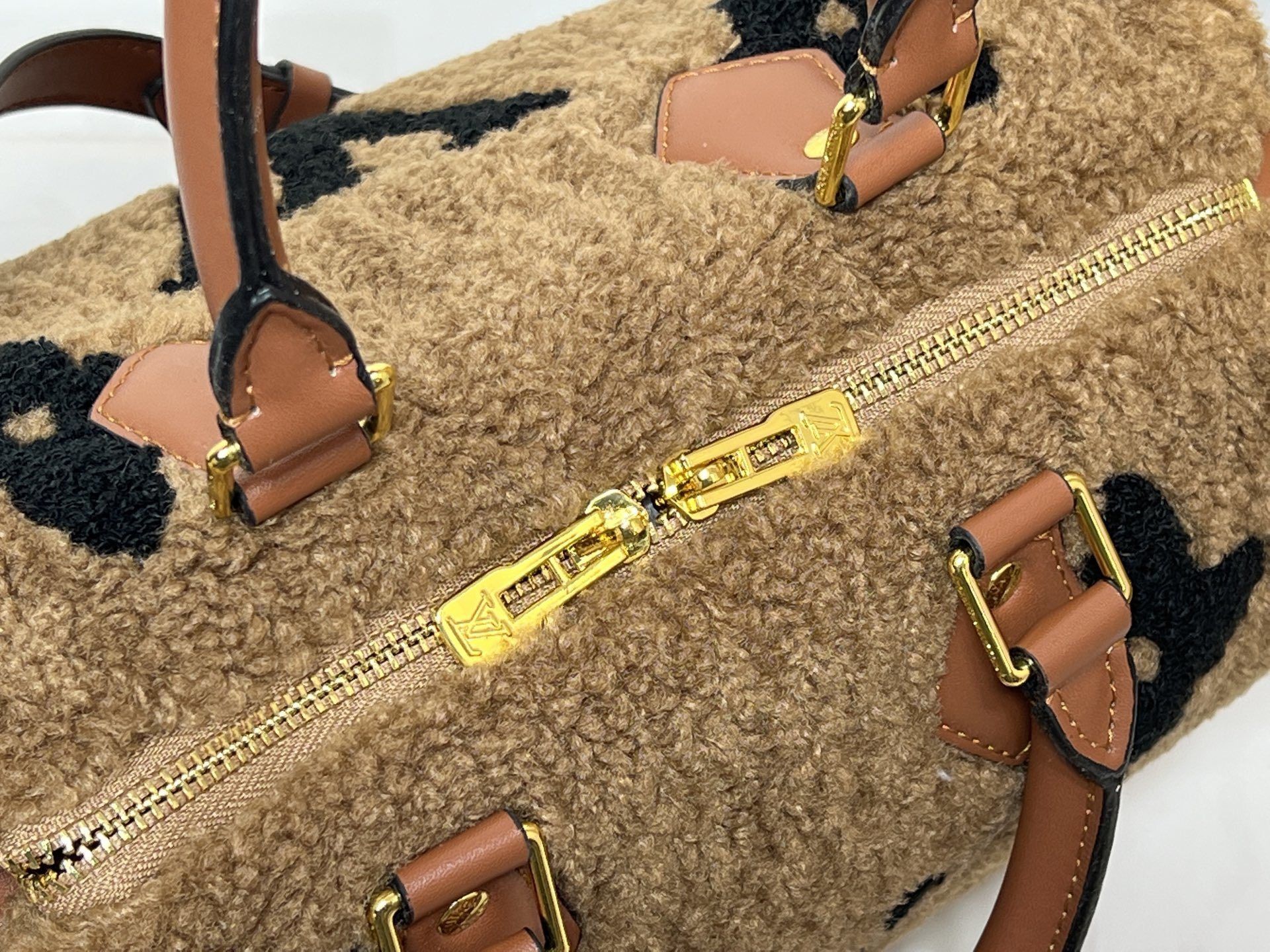 Luxury LV Handbag M23468-M40390 Luxury LV Handbag M23468-M40390