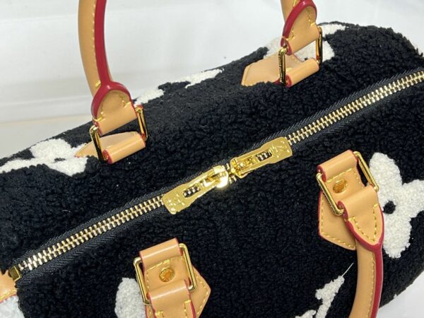 Chic Charm LV Handbag M23468-M40390