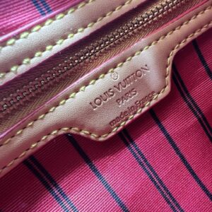 Luxury LV Handbag M23468-M40390 24 c0d7cf92 result