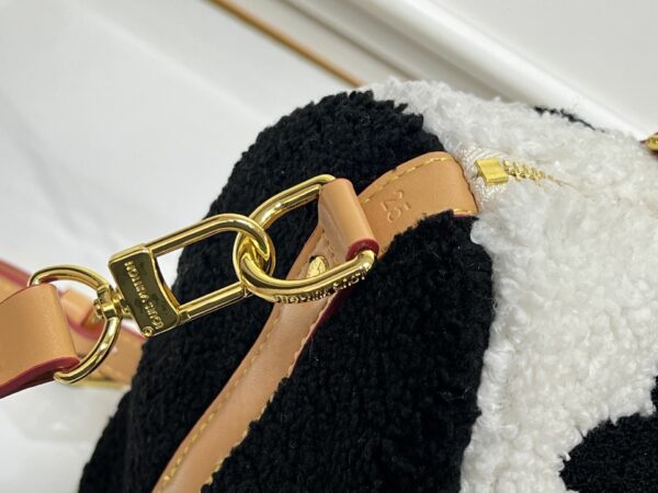 Chic Charm LV Handbag M23468-M40390