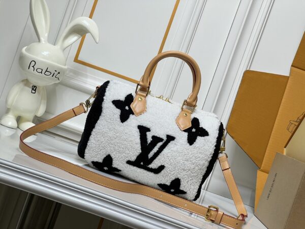 Chic Charm LV Handbag M23468-M40390