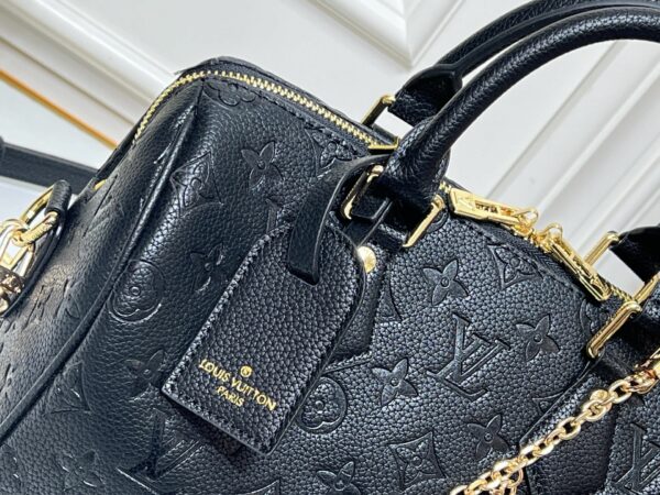 Chic Charm LV Handbag M24424