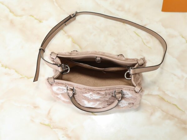 Chic Charm LV Handbag M45659-M46373.2