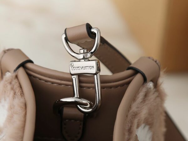 Chic Charm LV Handbag M45659-M46373.2