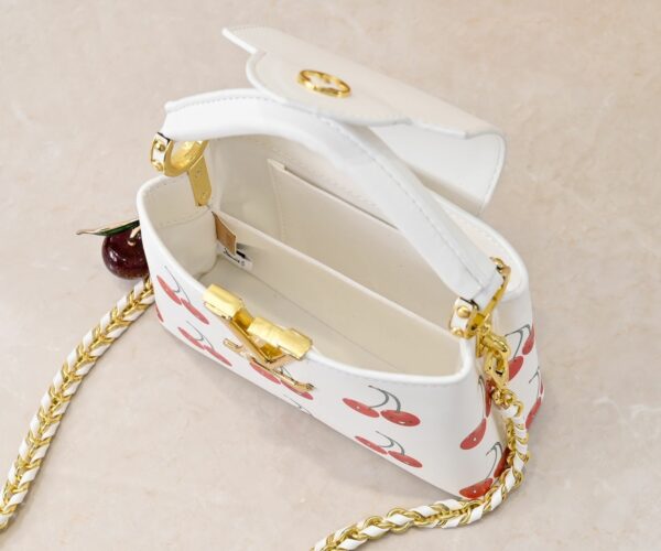 Chic Charm LV Handbag M59939