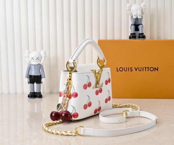 Chic Charm LV Handbag M59939