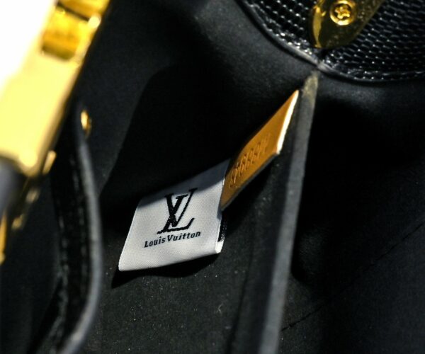 Chic Charm LV Handbag M59939-M94519.7