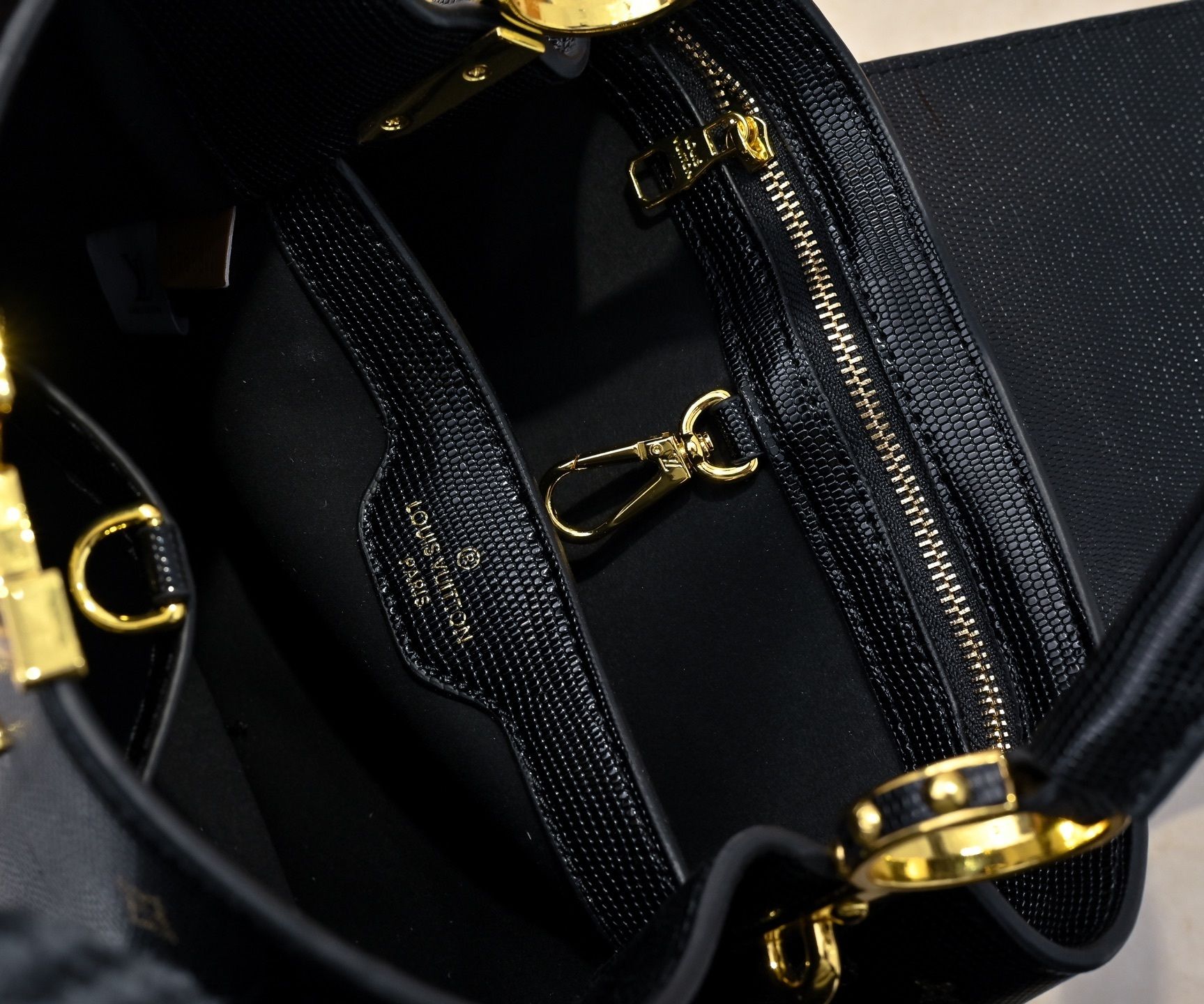 Luxury LV Handbag M59939-M94519.7 Luxury LV Handbag M59939-M94519.7