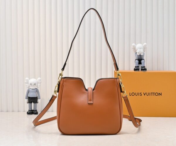 Chic Charm LV Handbag 120693