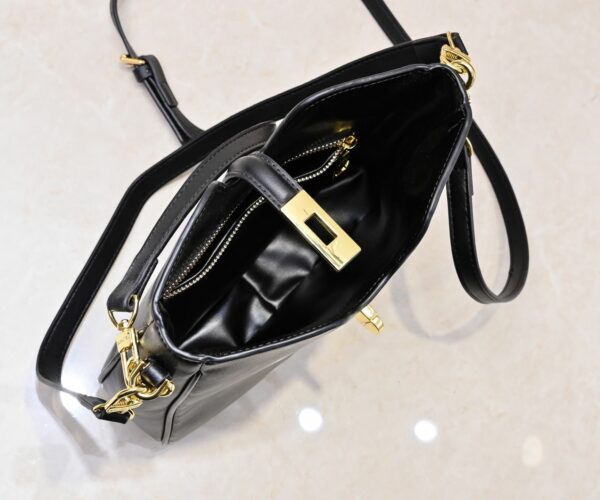 Chic Charm LV Handbag 120693