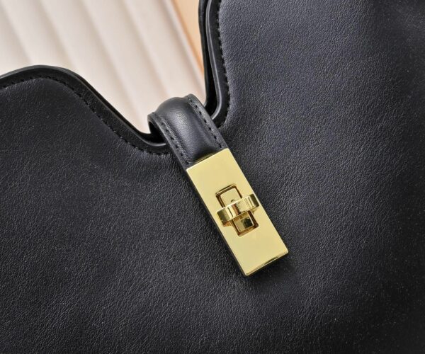 Chic Charm LV Handbag 120693