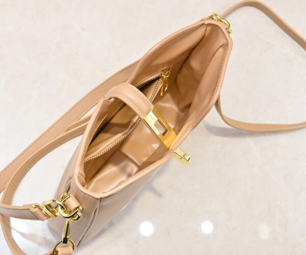 Chic Charm LV Handbag 120693
