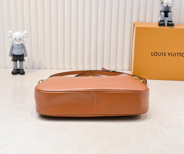 Chic Charm LV Handbag 119563