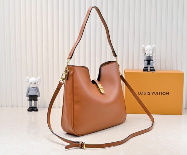 Chic Charm LV Handbag 119563