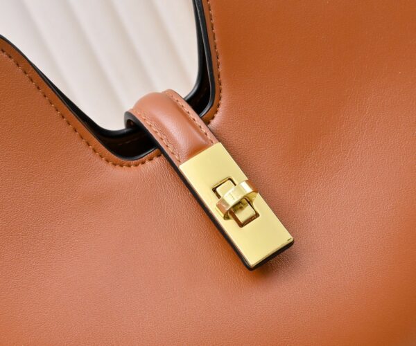 Chic Charm LV Handbag 119563