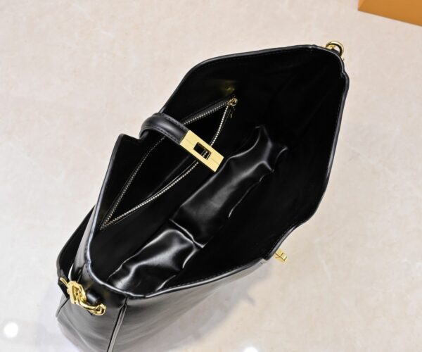 Chic Charm LV Handbag 119563