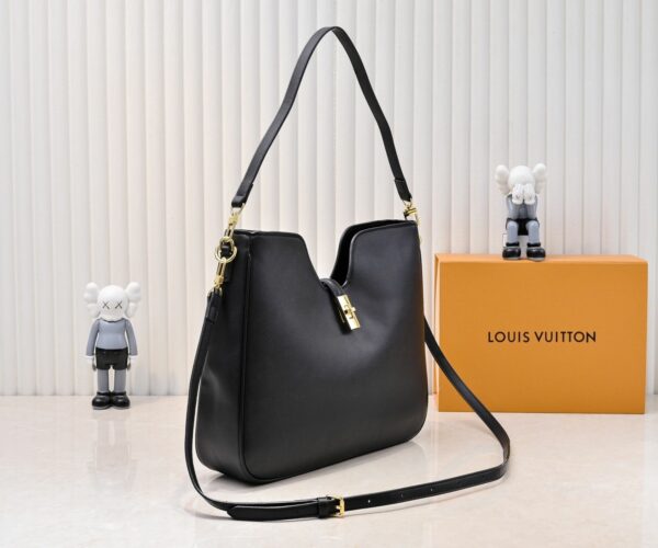 Chic Charm LV Handbag 119563