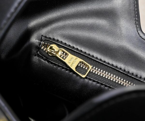 Chic Charm LV Handbag 119563