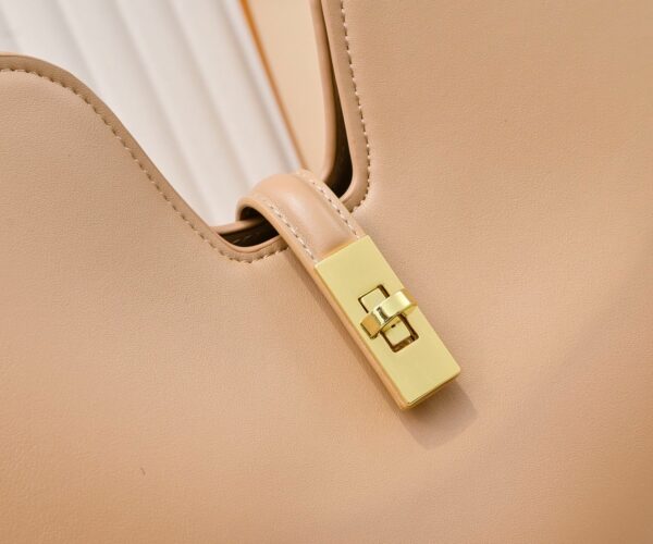 Chic Charm LV Handbag 119563