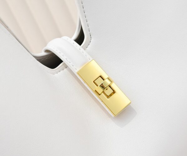 Chic Charm LV Handbag 119563