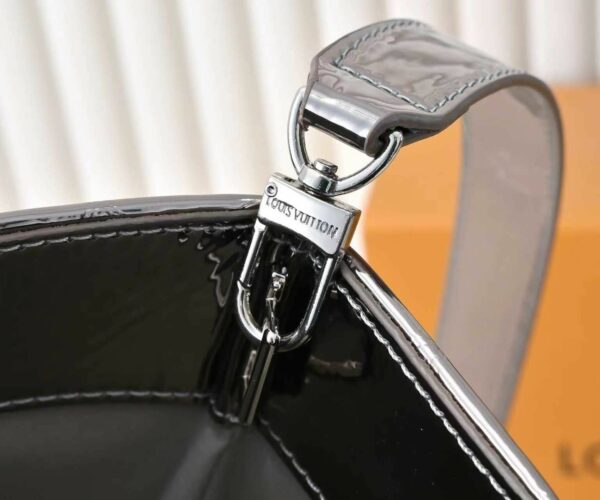 Chic Charm LV Handbag M24457-4 Chic Charm LV Handbag M24457-4