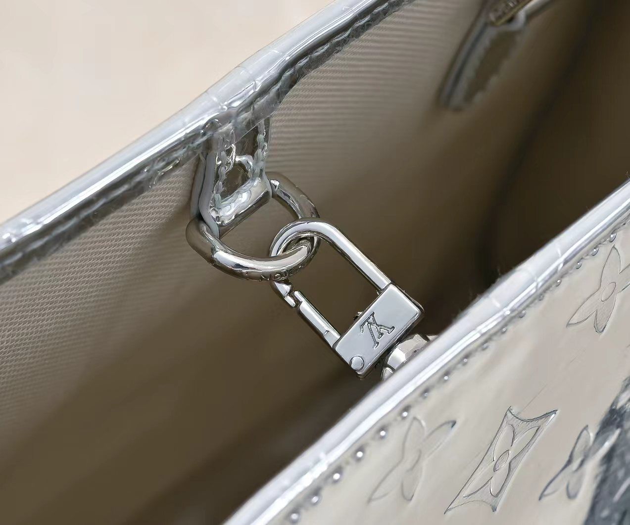 Luxury LV Handbag M45039-M26373 Luxury LV Handbag M45039-M26373