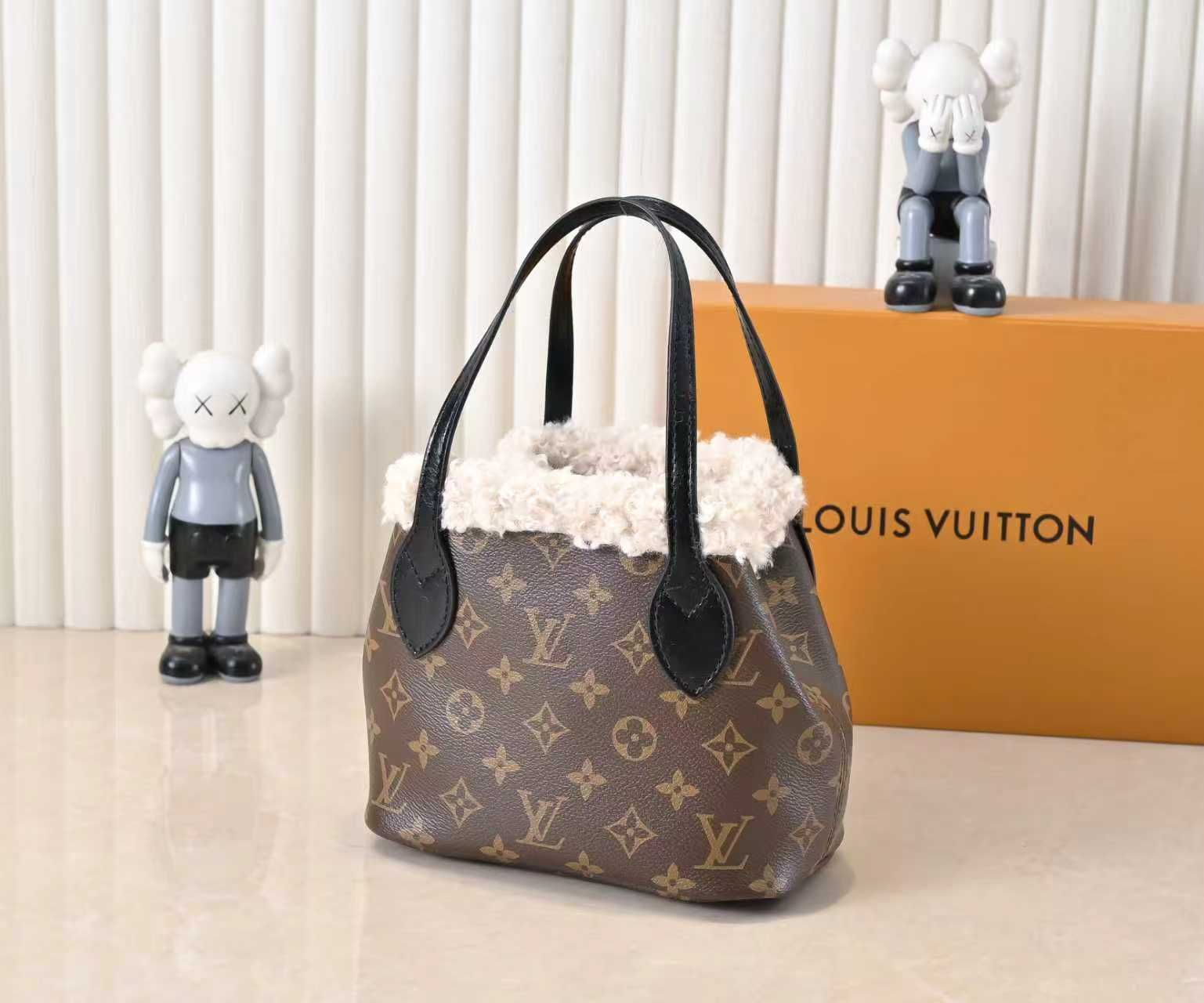 Luxury LV Handbag M26315-M12099 Luxury LV Handbag M26315-M12099