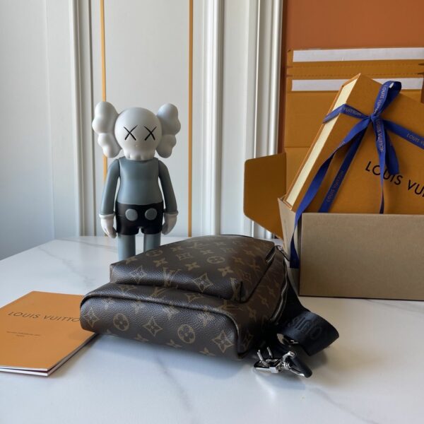 Chic Charm LV Handbag M26730-M30936 Chic Charm LV Handbag M26730-M30936