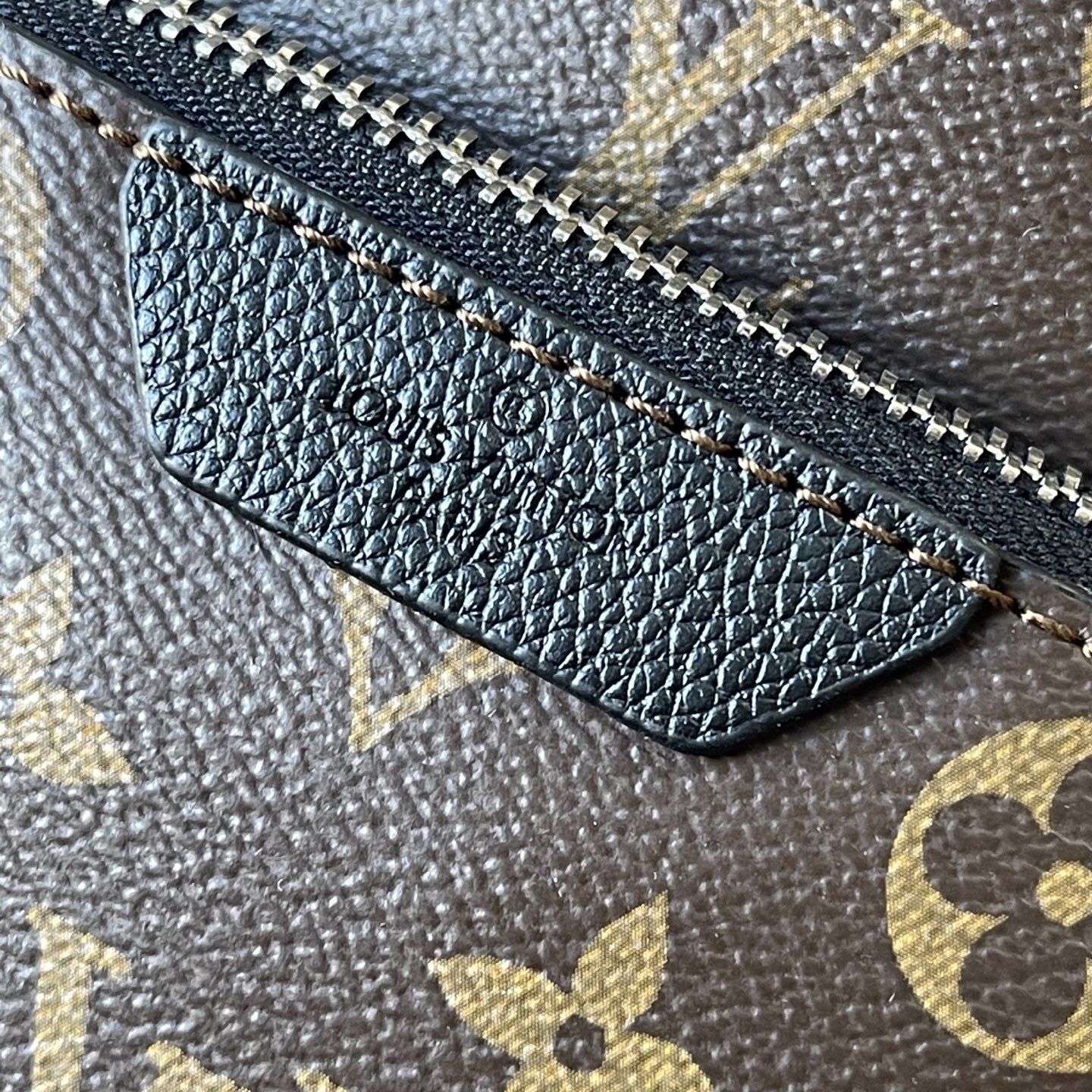 Luxury LV Handbag M26730-M30936 Luxury LV Handbag M26730-M30936