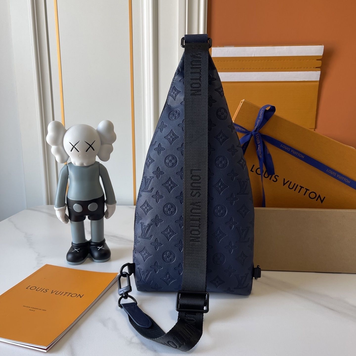 Luxury LV Handbag M26730-M30936 Luxury LV Handbag M26730-M30936